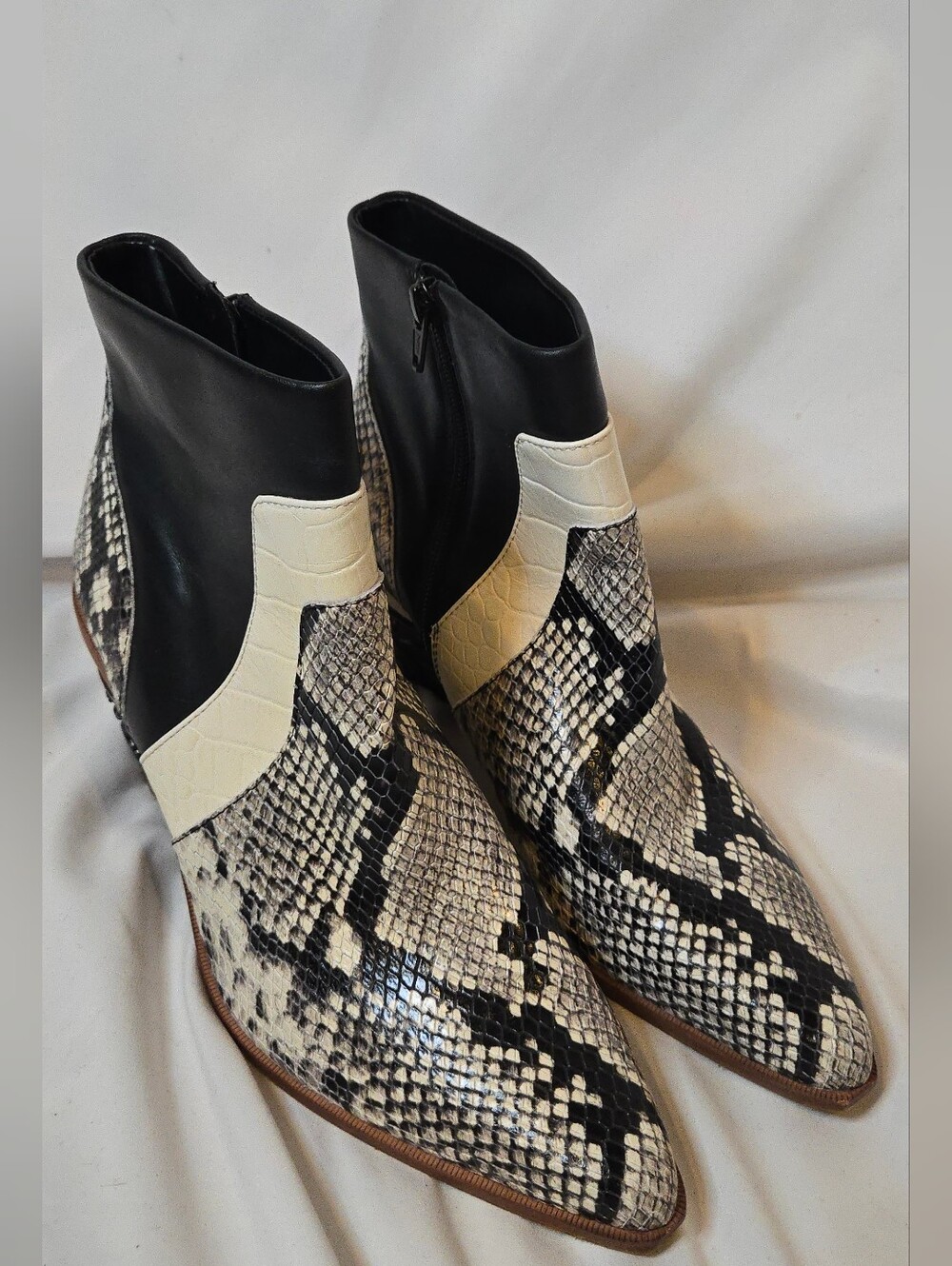 Gianni Bini Eviee Women's 9.5 Black Cream Snake-Print Metal Block Western Boots